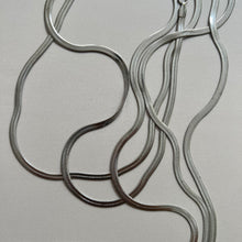 Cargar imagen en el visor de la galería, Agnes Chain

