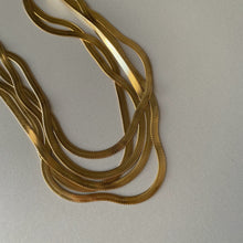 Cargar imagen en el visor de la galería, Agnes Chain
